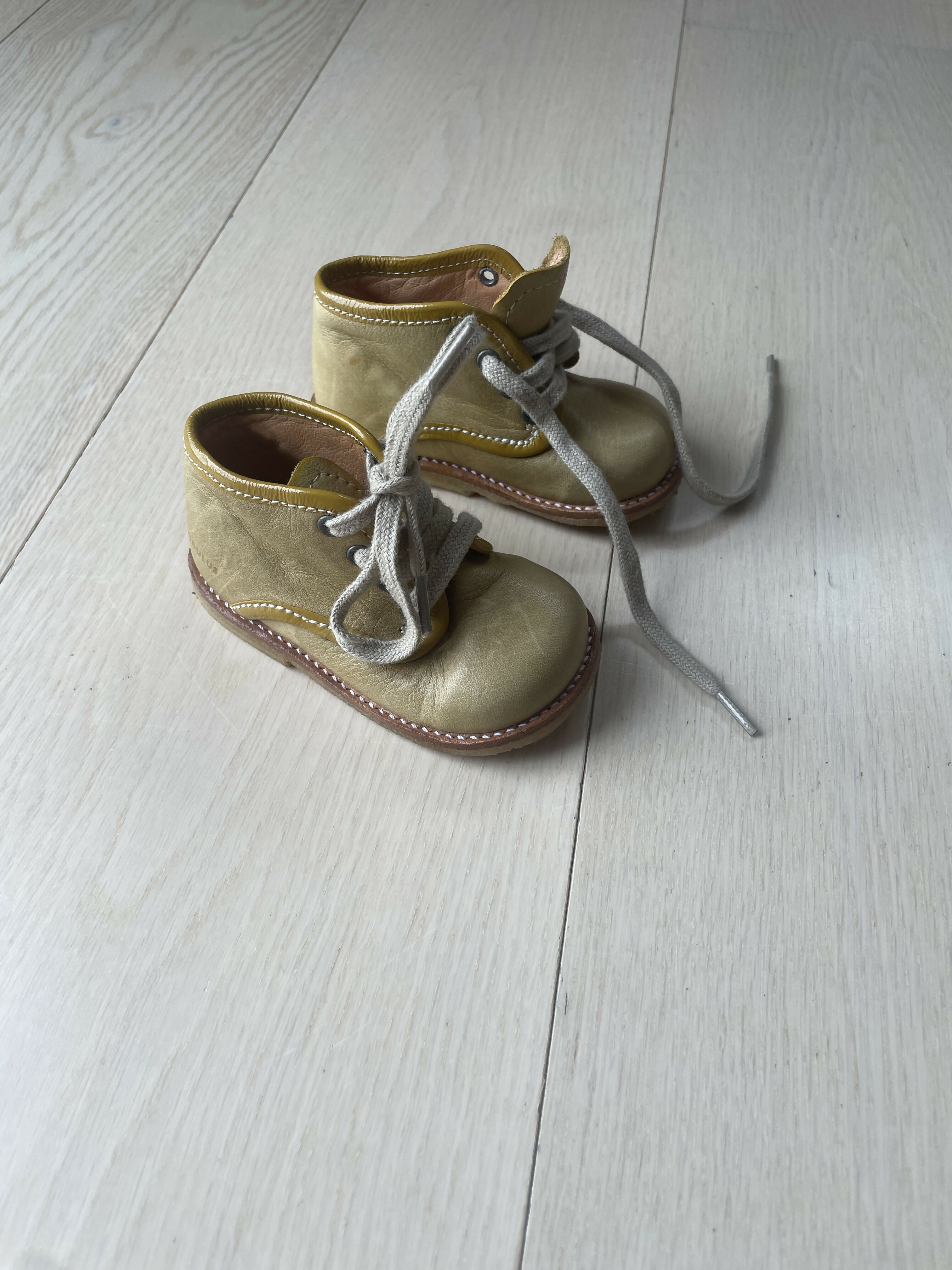 Angulus baby sko 19