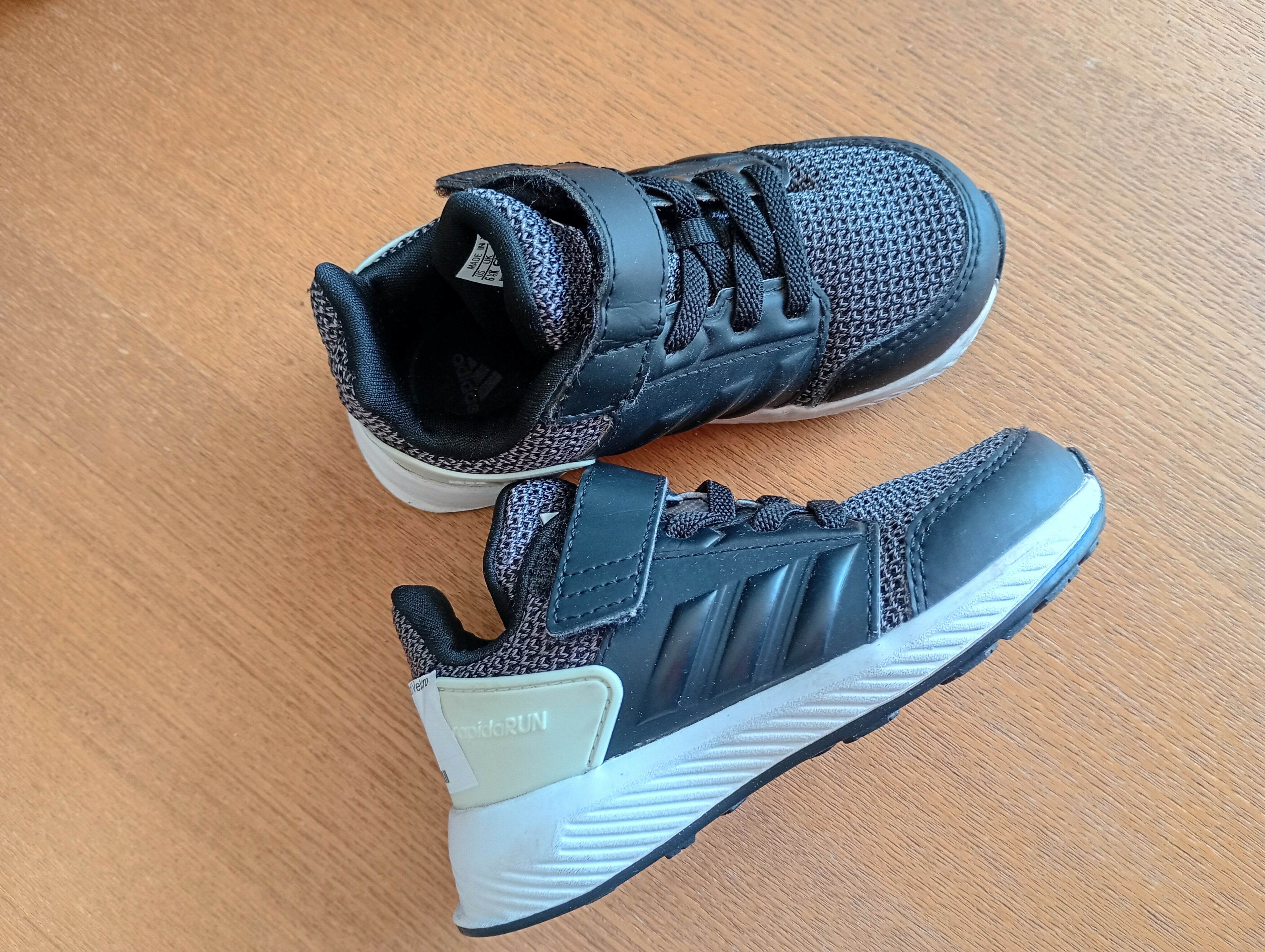 Adidas sko sort 23